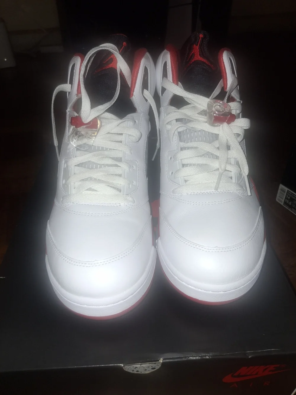 Jordan Men's White, Red and Black Retro Basketball Shoes
